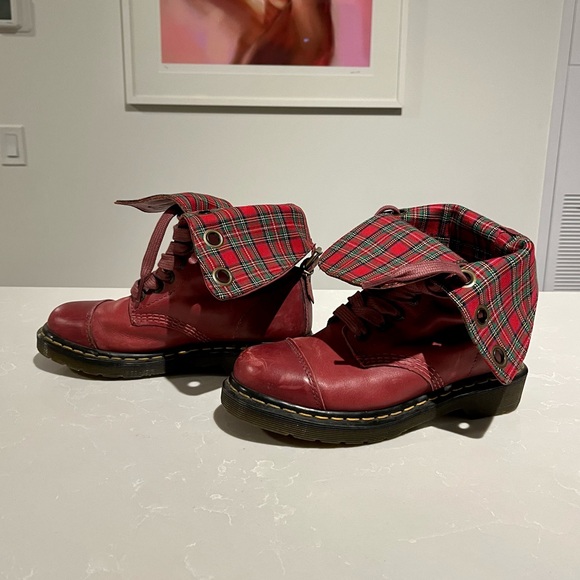 Dr. Marten’s Fold Over Boots - Picture 3 of 13